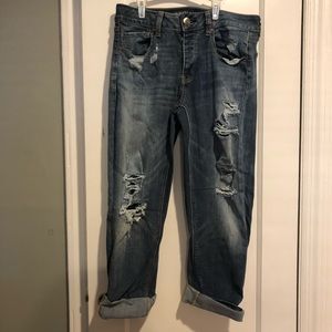 American Eagle Tomgirl ripped jeans